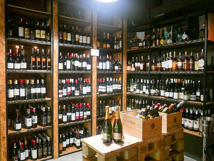 6.-Private-Room-wine-collection-1