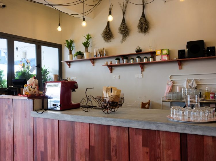 Waffuru5 Dessert House at Taman Paramount: Cafe review