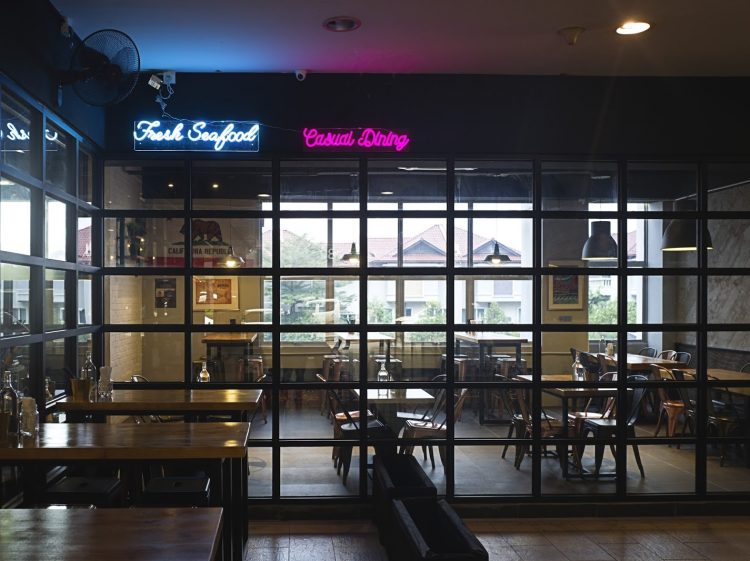 Eatomo at Solaris Dutamas, Outside Publika: Restaurant review