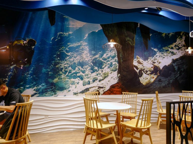 Divers Hideout Cafe at Galloway Road: Snapshot