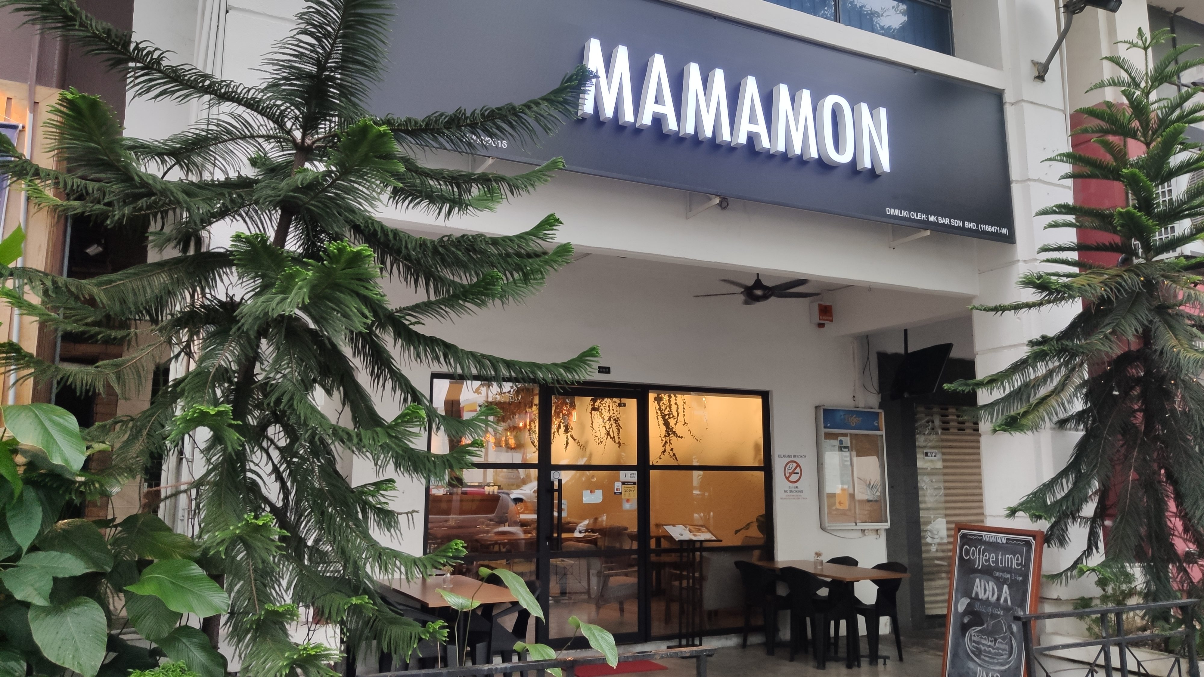 mamamon exterior