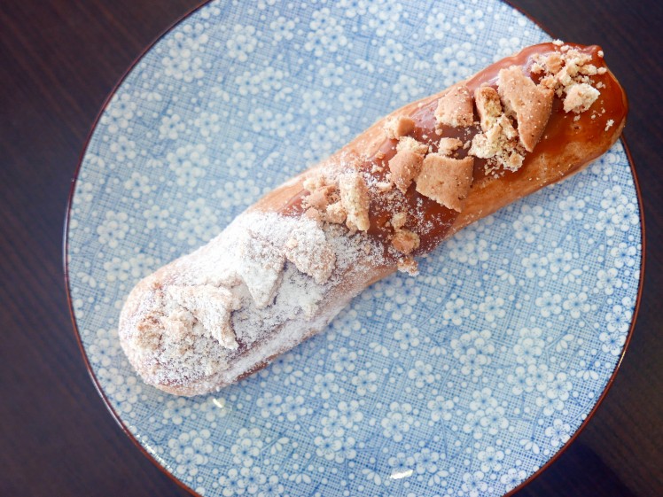 2. Eclair