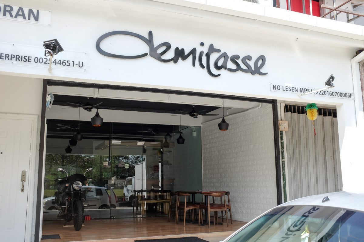 9. Demitasse