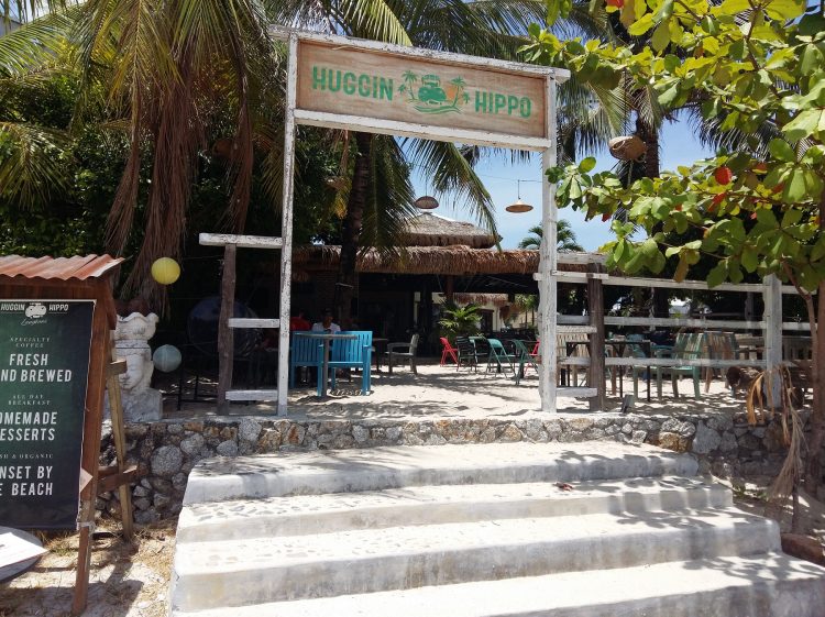 Huggin Hippo, Pantai Cenang: Restaurant Review