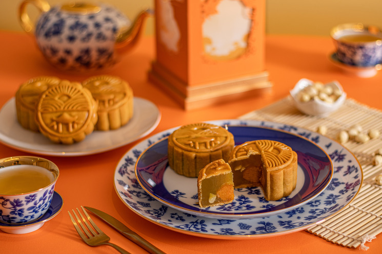 jade monlight garden mooncakes