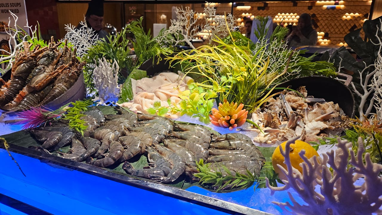 Lobster Extravaganza: Indulge in Surf and Turf Delights at Cinnamon Hotel, One World Hotel